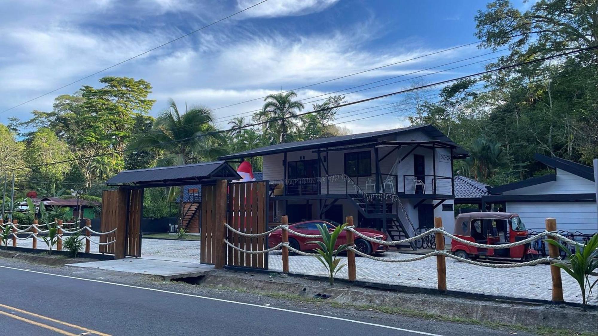 Bungalows Sloth Manzanillo  Eksteriør billede